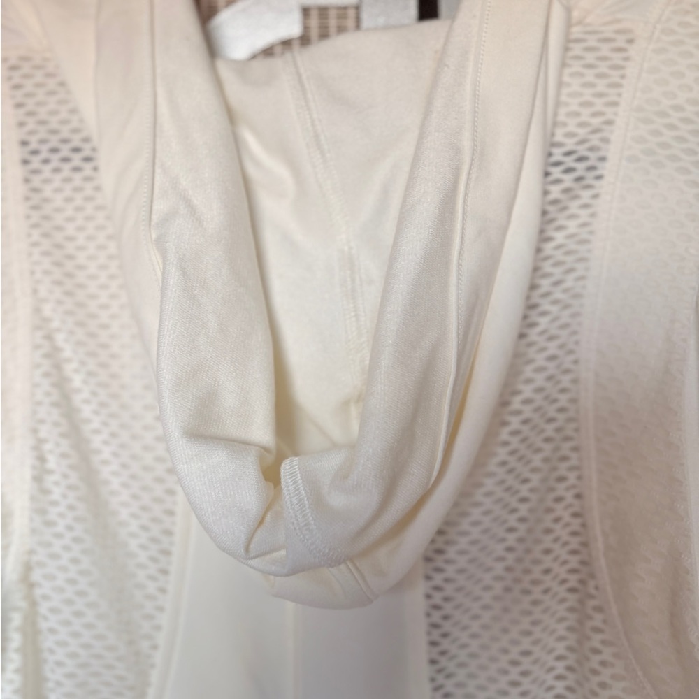 NWT CALIA by Carrie Underwood Cream Sleeveless Top - Picture 11 of 11